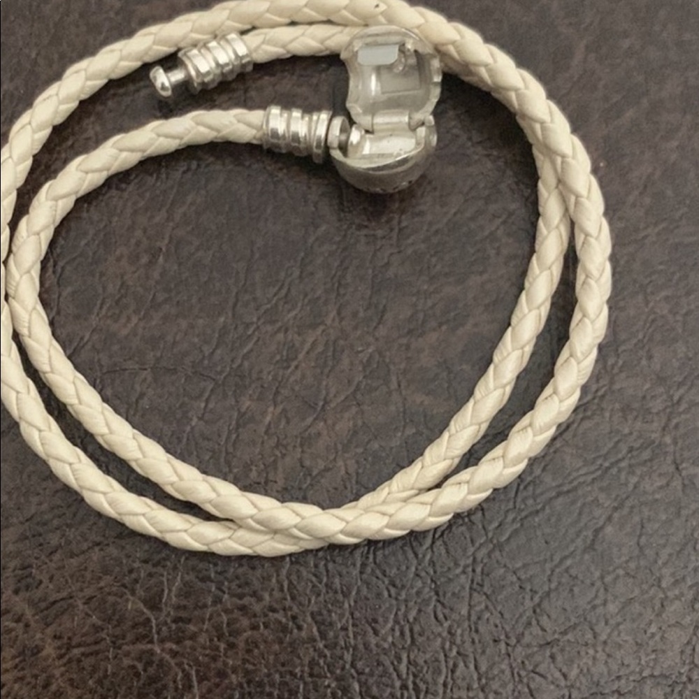 Like new beautiful leather bracelet